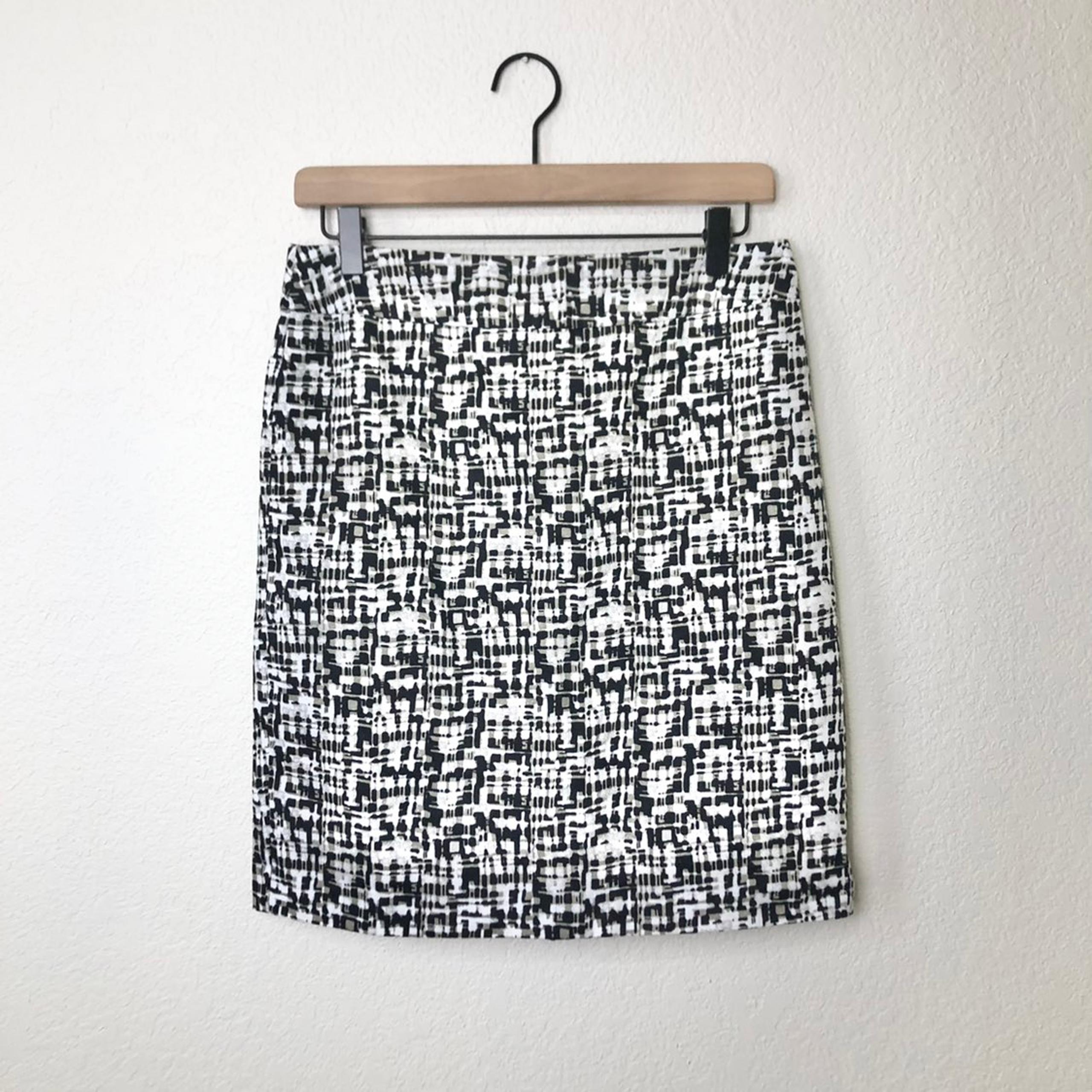 Kenar Pencil Skirt