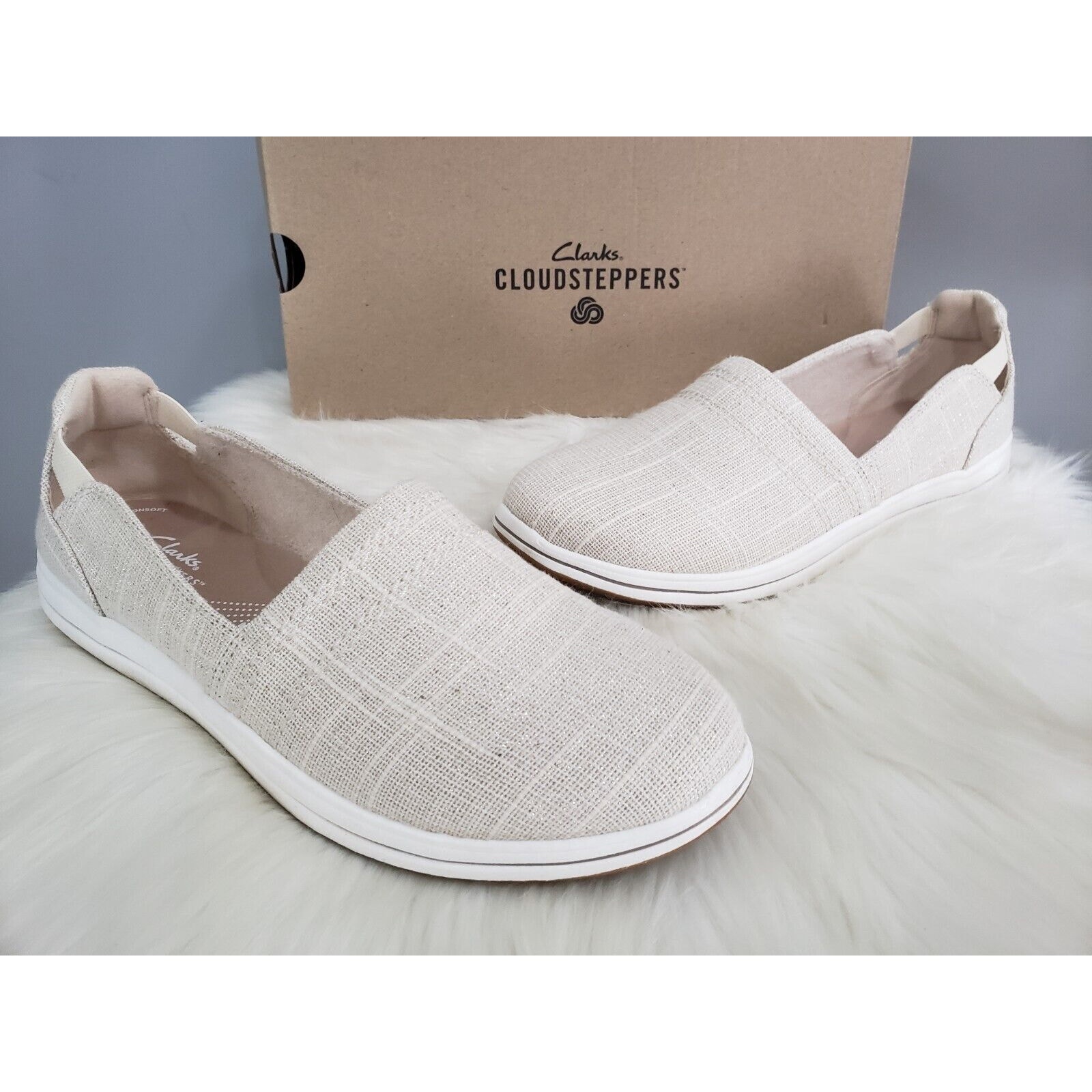 NEW Slip On Clarks Women's Breeze Step II Natural Interest 26172779 Size 7.5