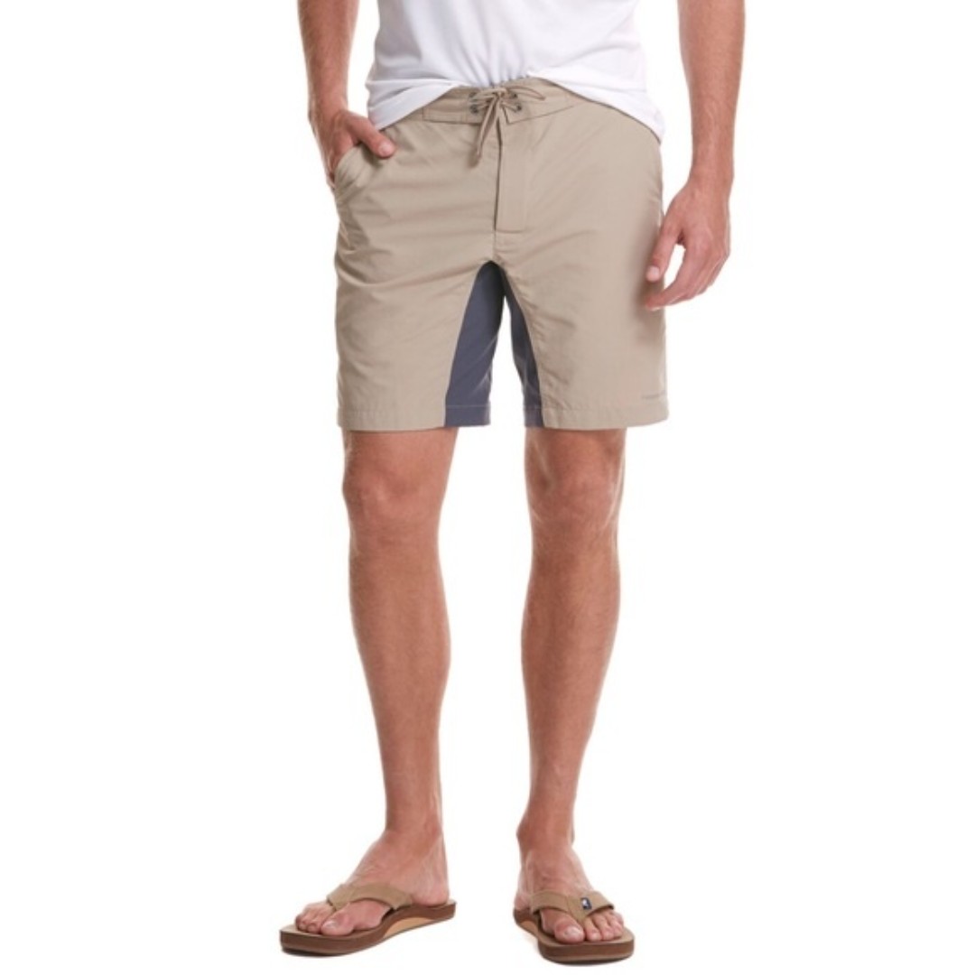 Vineyard Vines mens 7 Inch Wavebreaker Shorts In Khaki Size 34