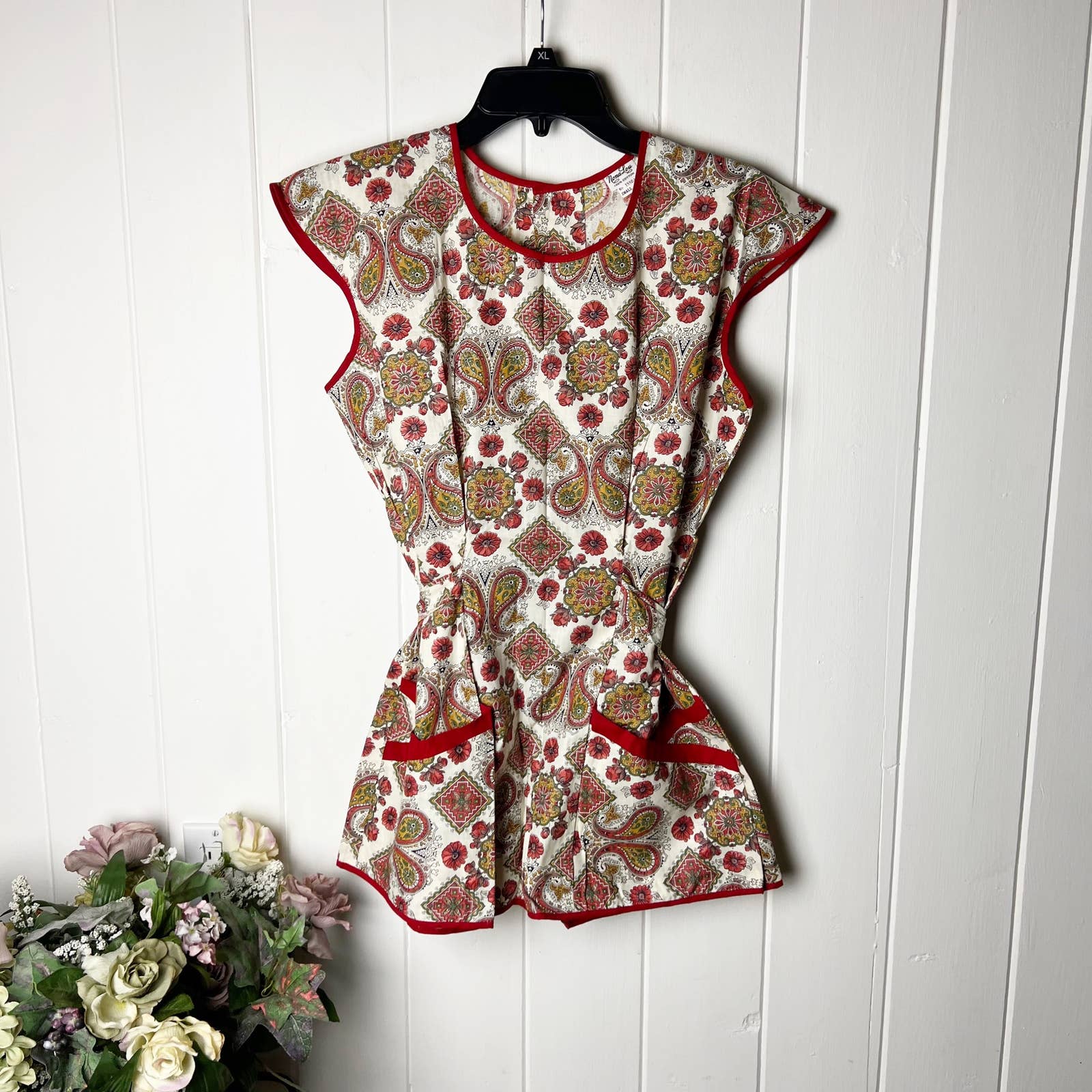 Vintage 1960’s Nona Lou Pullover Back Tie Apron