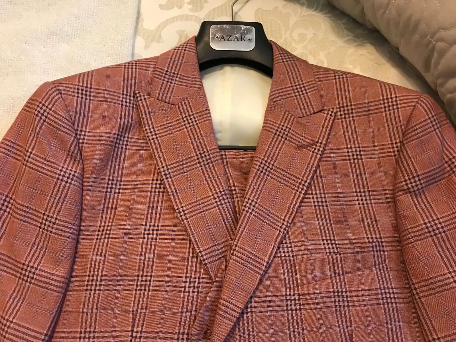Men’s 3-piece suit - Salmon plaid 38S