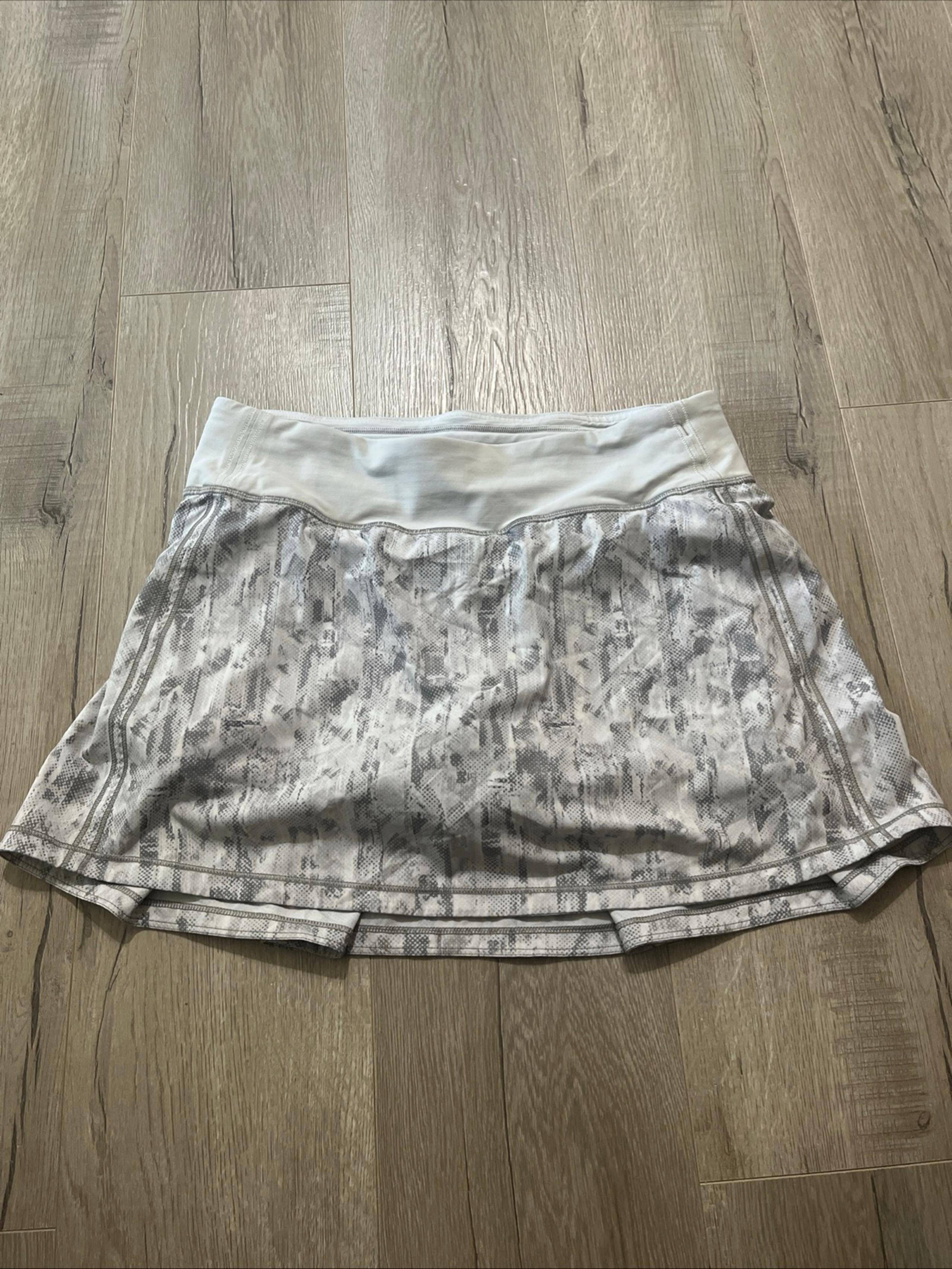 Lululemon tennis skirt size 6 tall Gray performance Activewear Pickleball