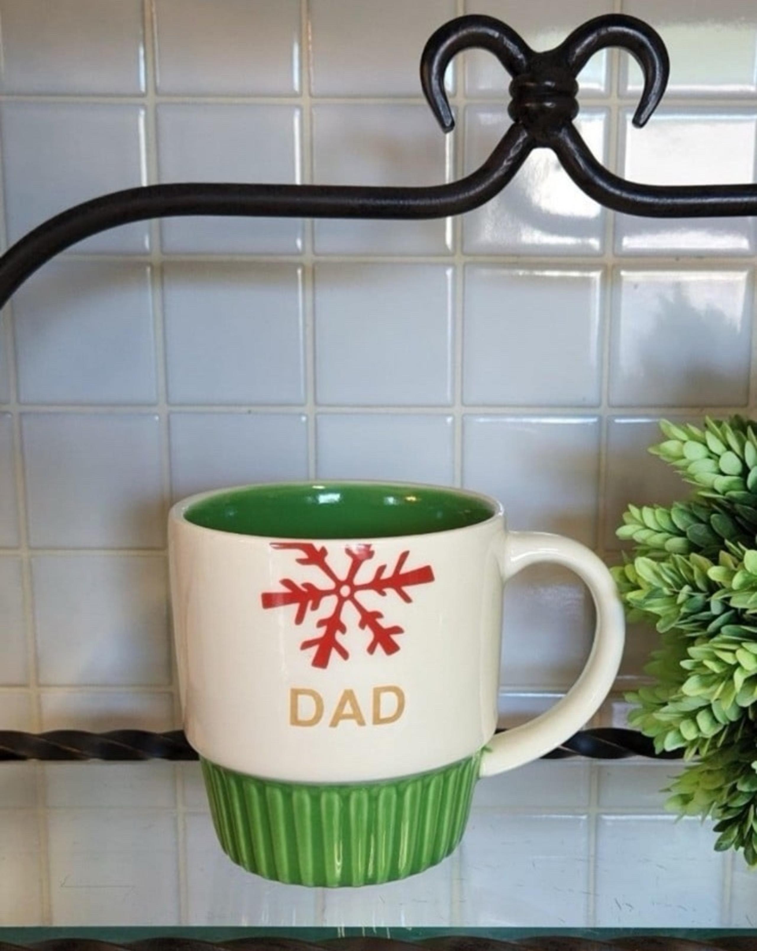 Hallmark Festive Christmas Red Embossed Snowflake Ribbed Green "DAD" Coffee Mug