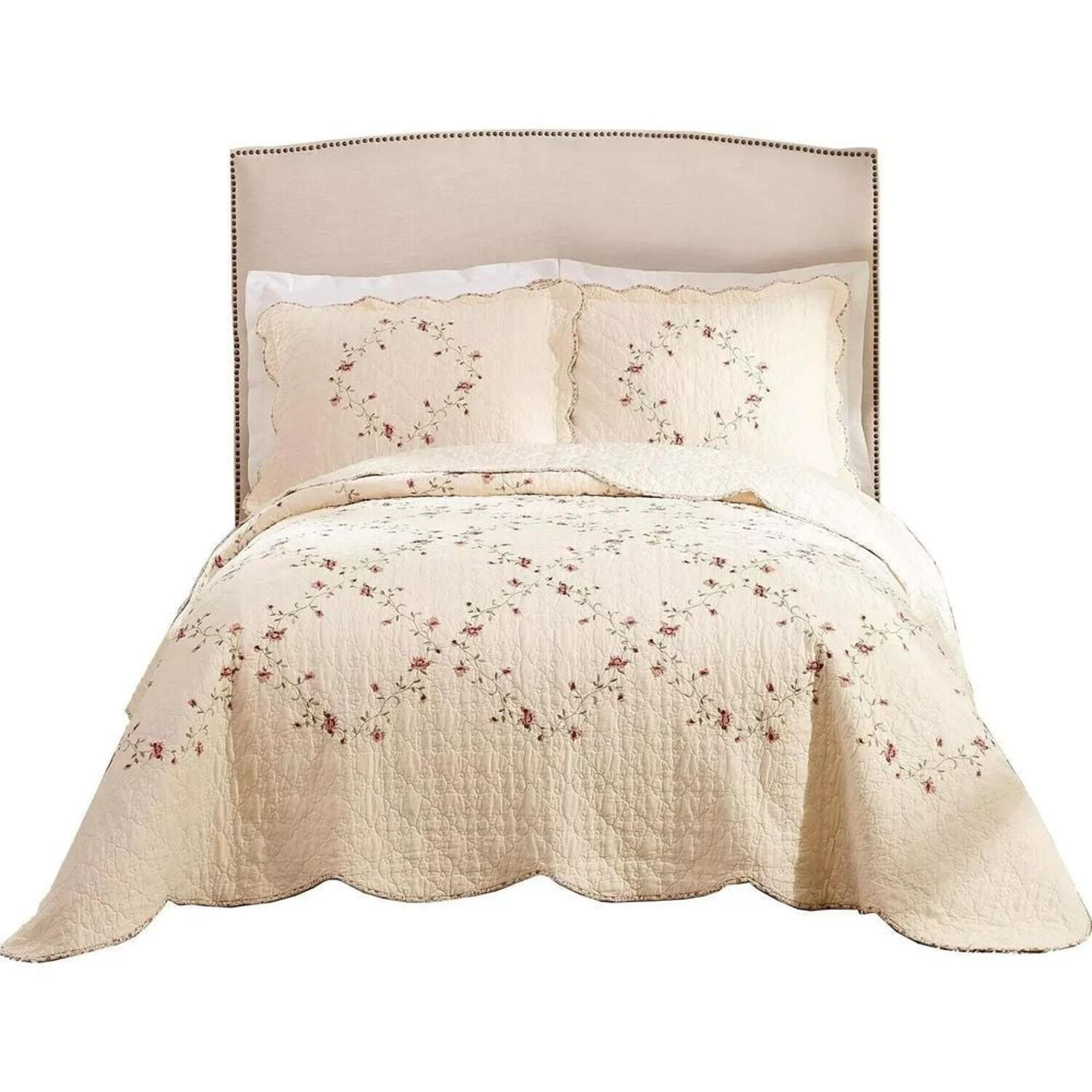 Better Homes & Gardens Hannalore Quilt Full/Queen Blanket Bedding Embroidered