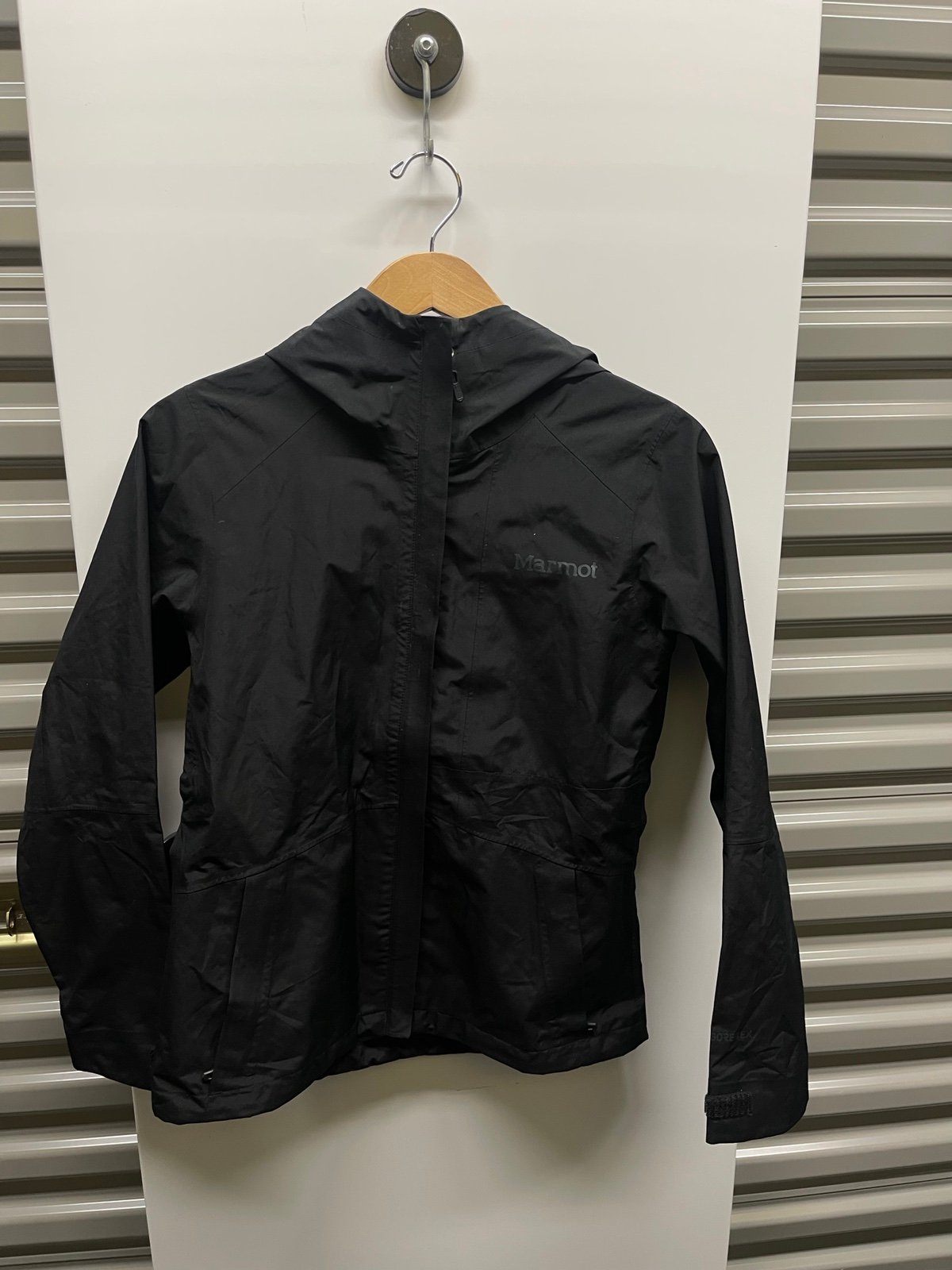 Womens marmot goretex hooded rain jacket