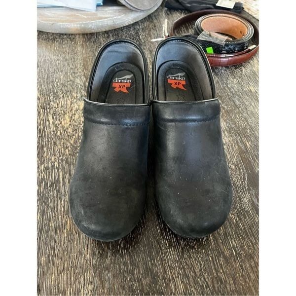 Dansko XP Black Raw Leather Clogs sz 40 or US 9.5-10 EUC