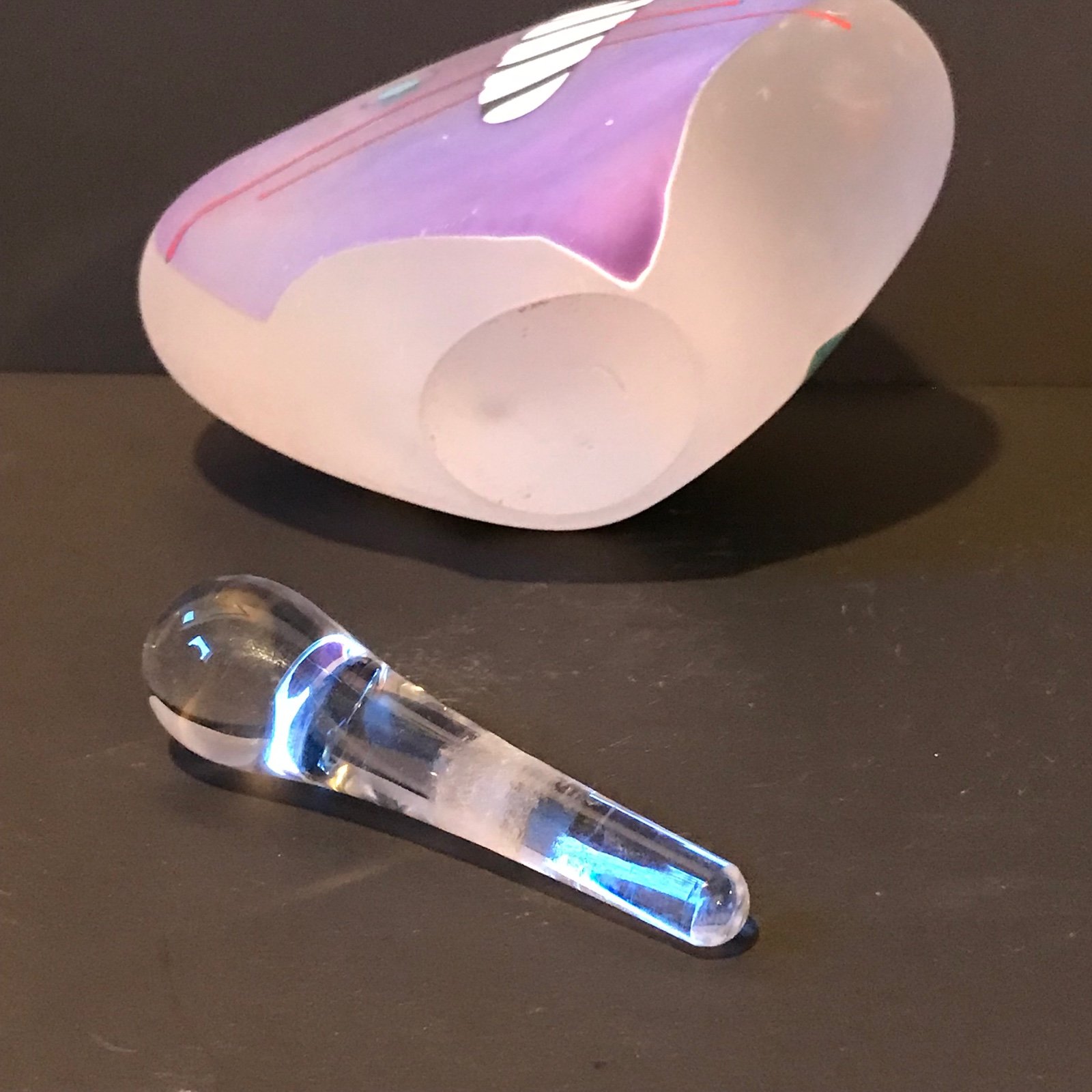 Vintage James Wilbat Frosted Elongated Perfume Bottle Heart Shape 1991 signed - detail