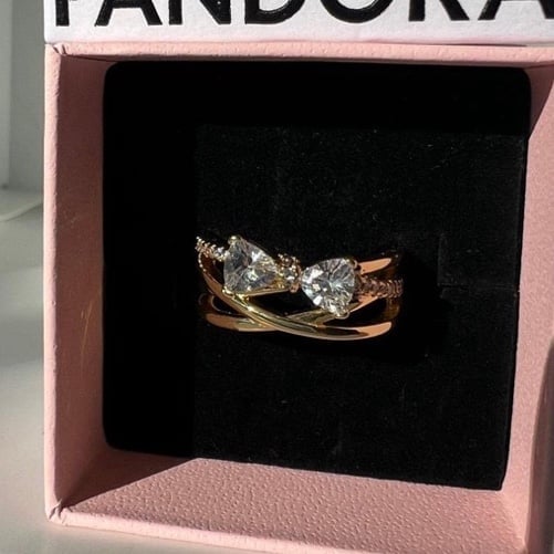 Sparkling Bow & Crossover Band Ring