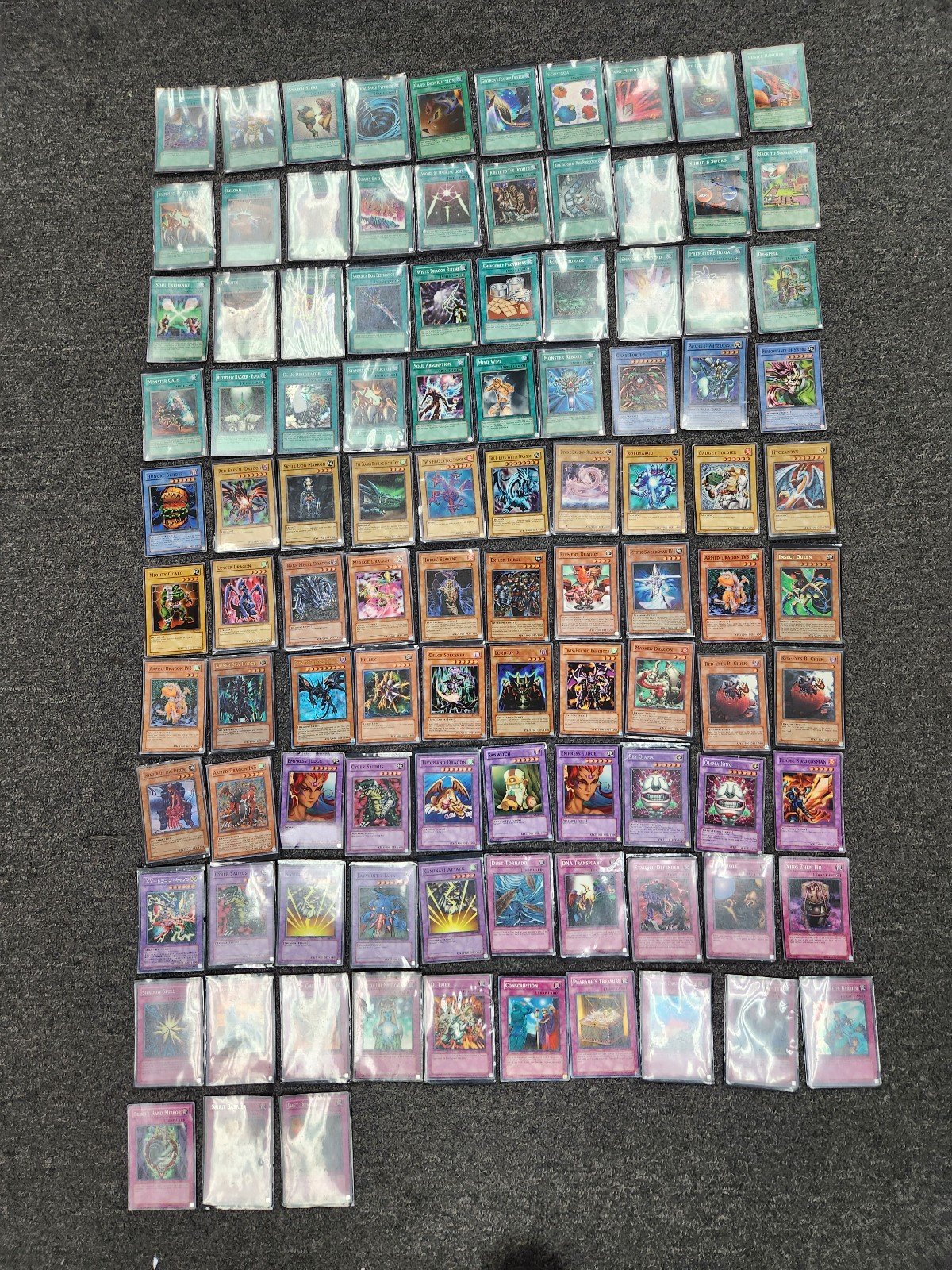 Yu-Gi-Oh lot of 103 cards