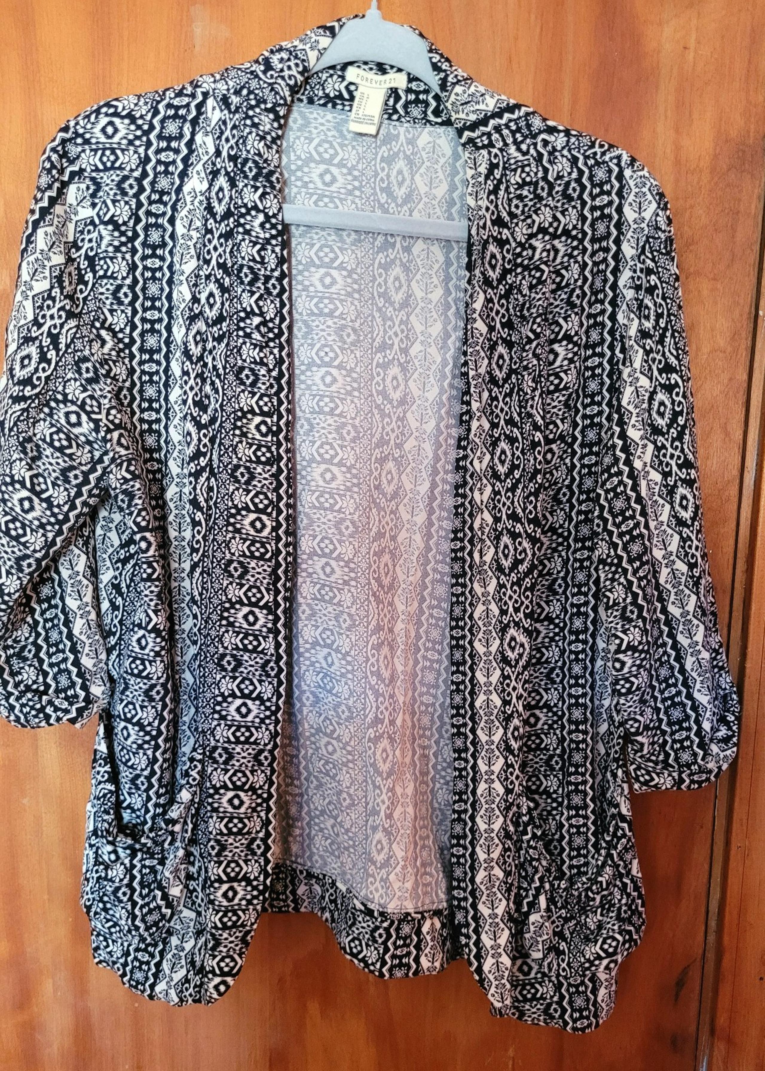 FOREVER 21 CARDIGAN JACKET WOMEN'S SIZE LARGE BLACK N WHITE POCKETS WORK, CASUAL