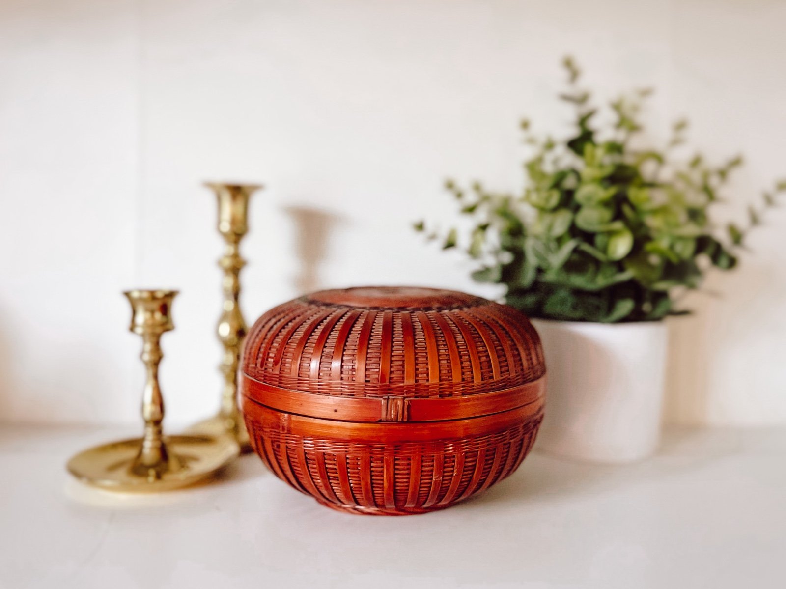 Vintage Hand-woven Chinese Wicker Sewing Basket with Lid Rattan Container & Top
