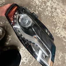 Audi headlight passanger