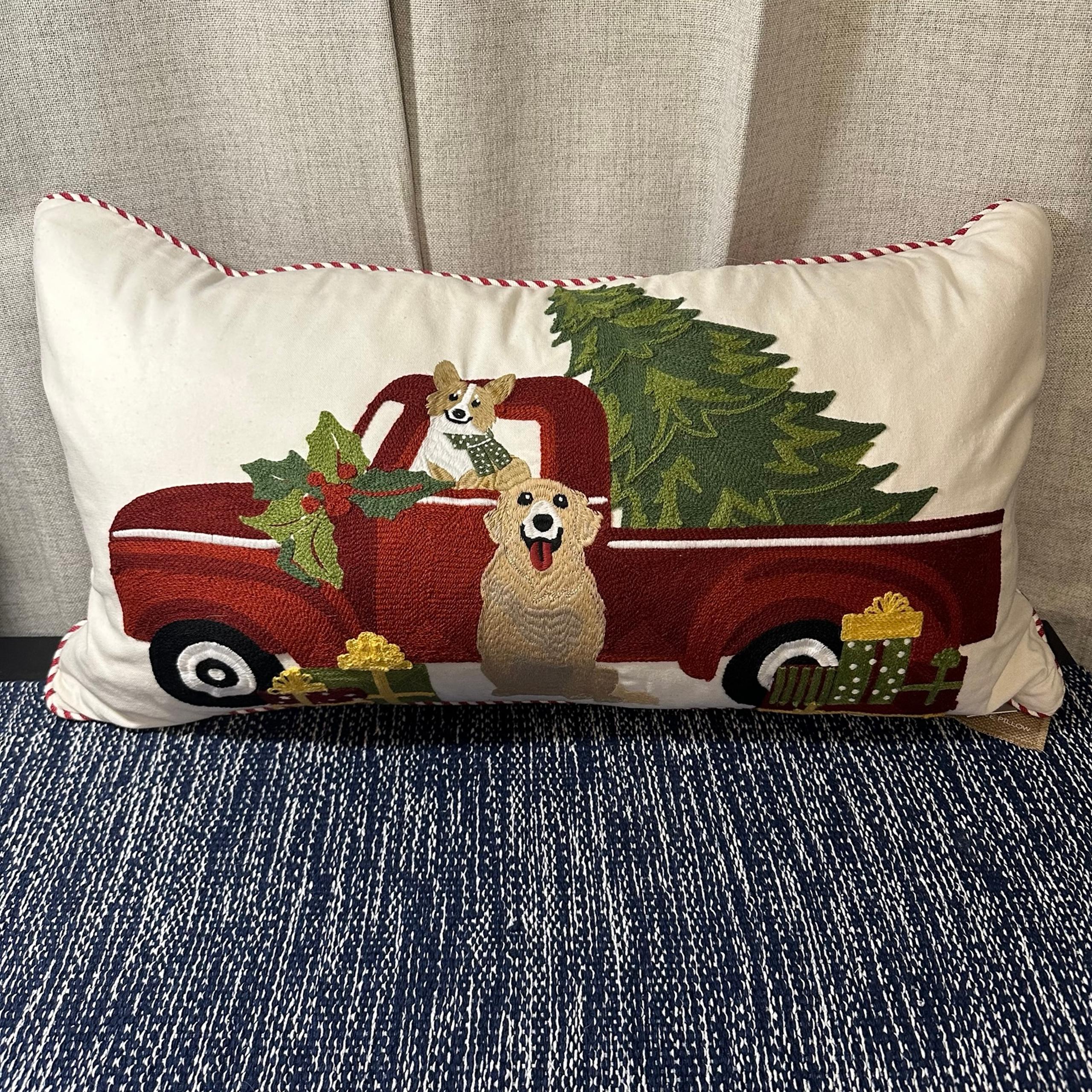 Envogue Holiday Dog Decorative Throw Pillow