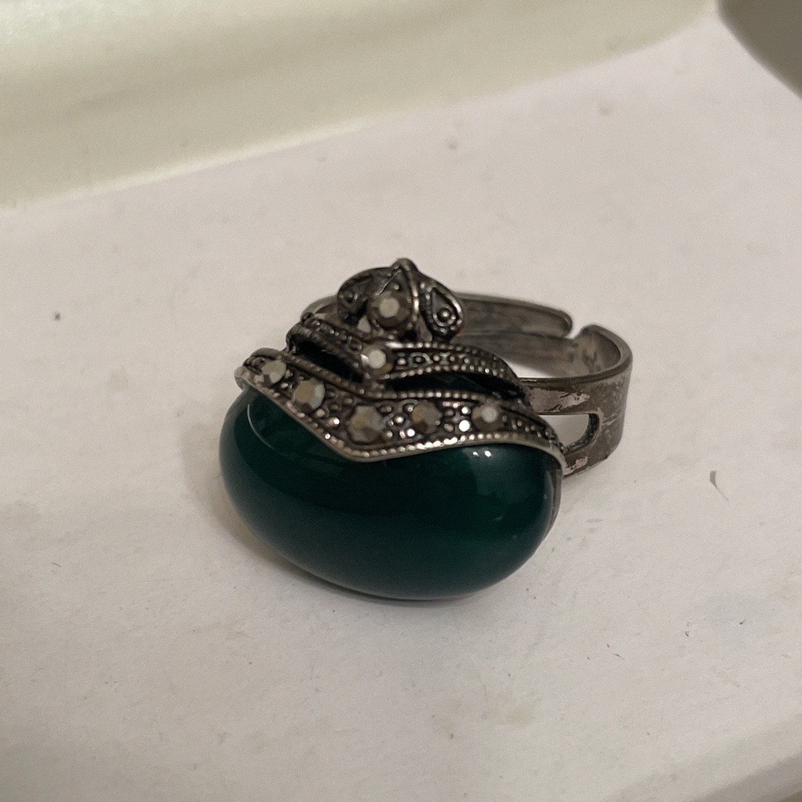 VINTAGE SILVER GREEN Chrysoprase STONE MARCASITE RING 8 Adjustable Cocktail Boho