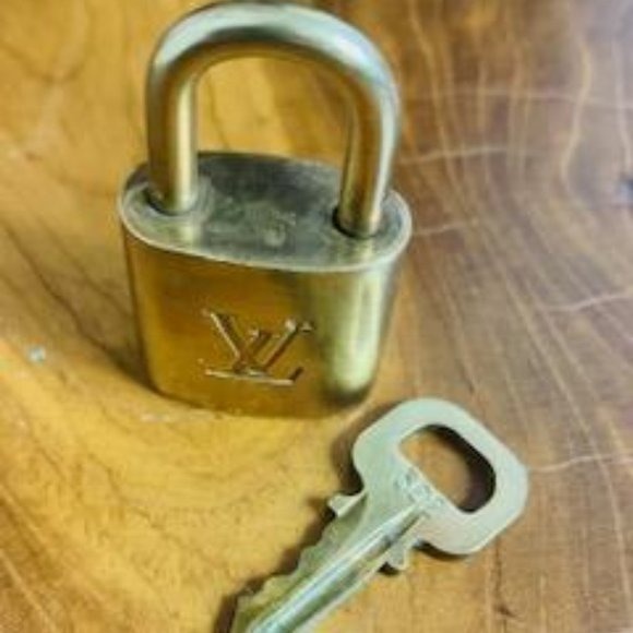Authentic Louis Vuitton Lock and Key #302