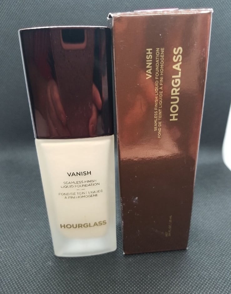 Hourglass Vanish liquid foundation beige