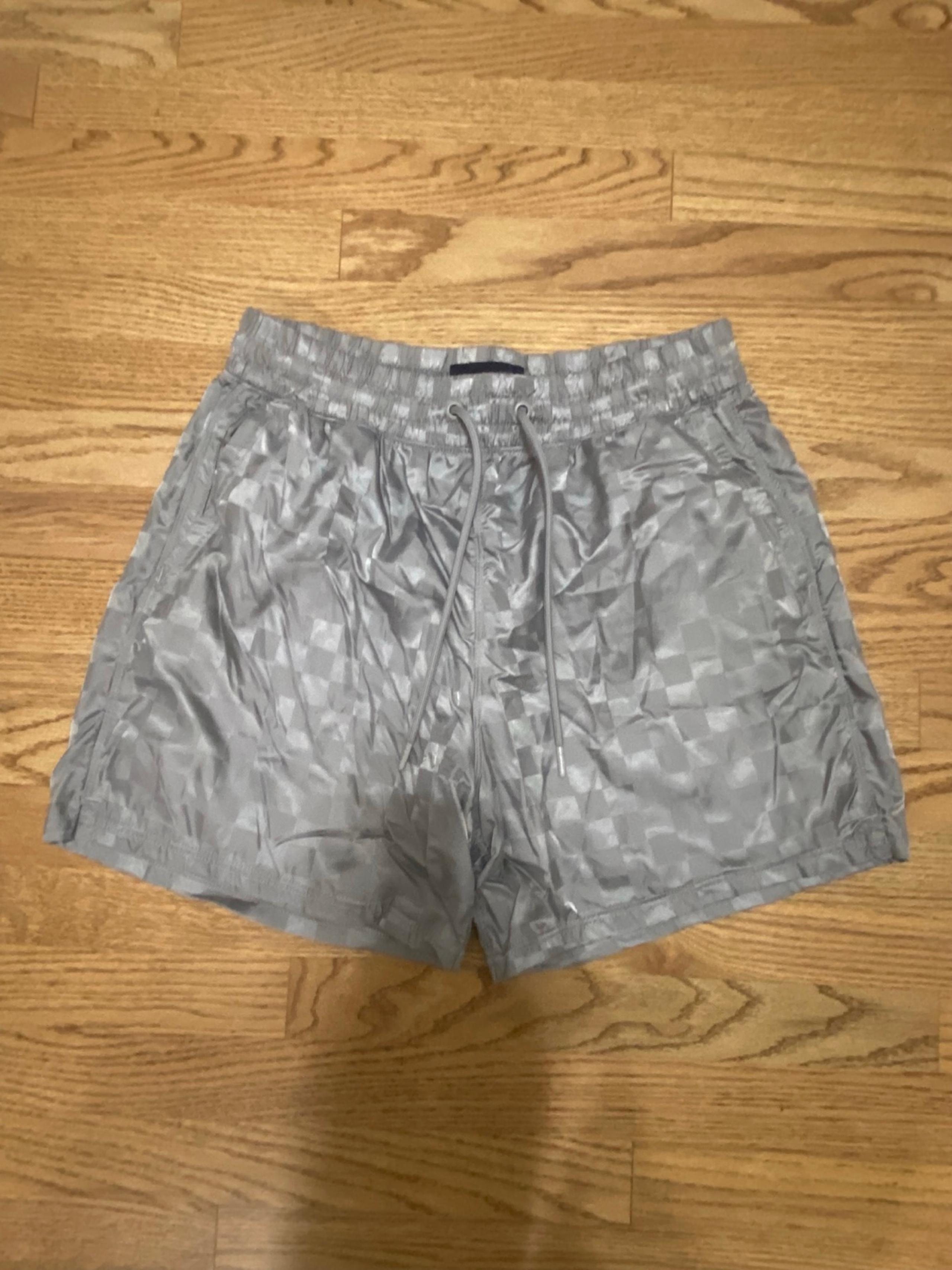 A&F grey checkered shorts men