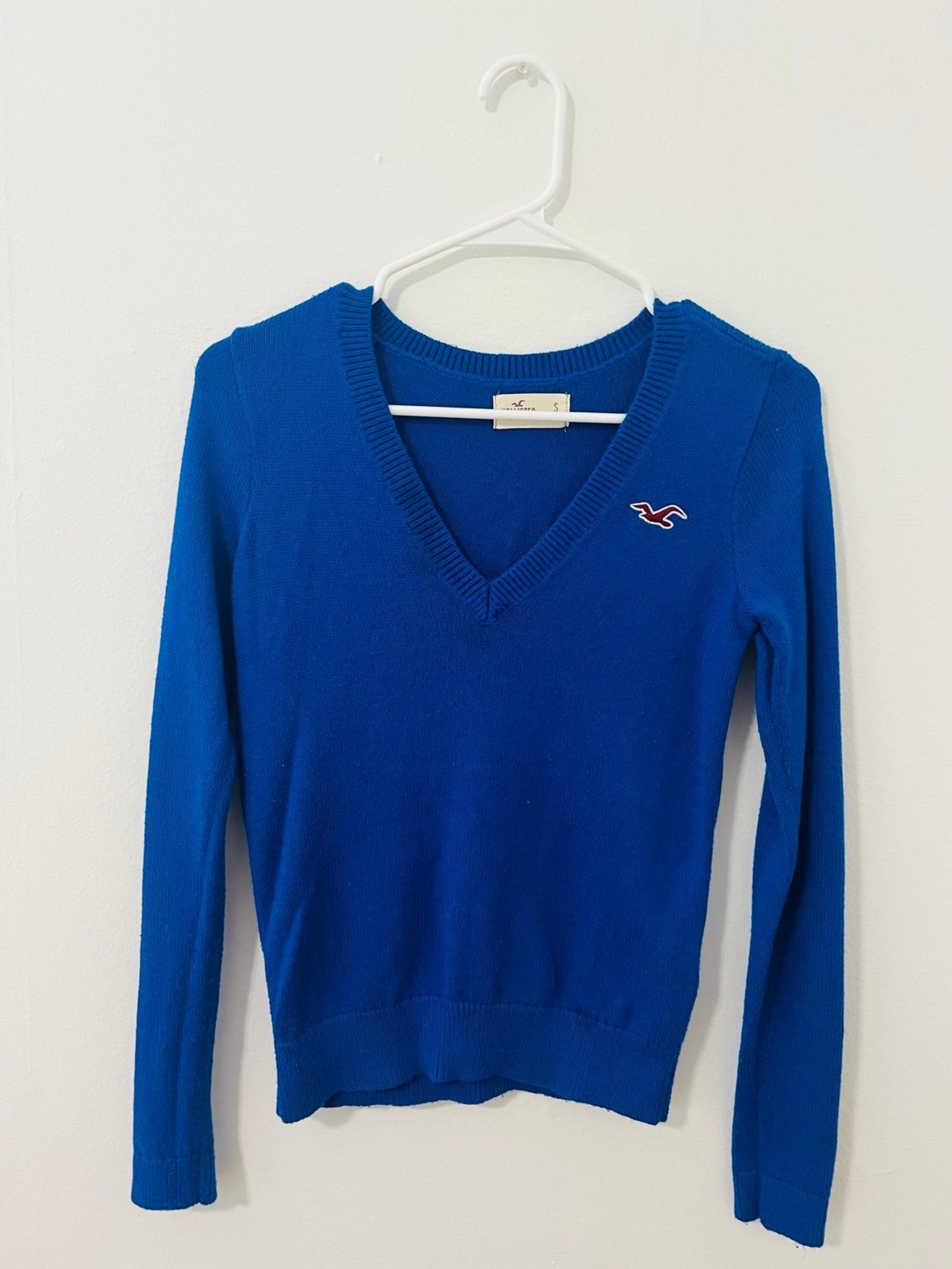 HOLLISTER V-NECK SWEATER -SIZE S