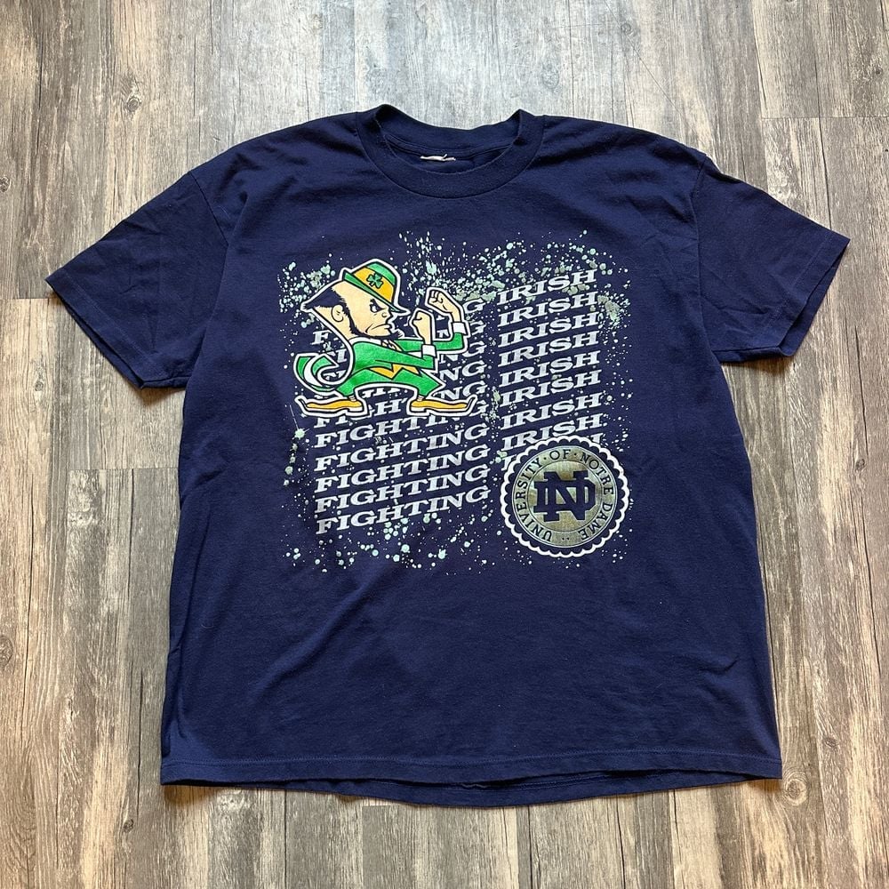 Notre Dame Fighting Irish Mascot Graphic T-Shirt Navy Blue College Sports Fan