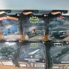 Hot Wheels Batman 2021 Super Friends Set