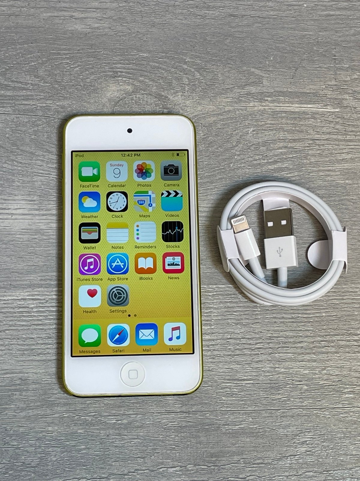 Apple iPod Touch 5th Generation 32GB Yellow