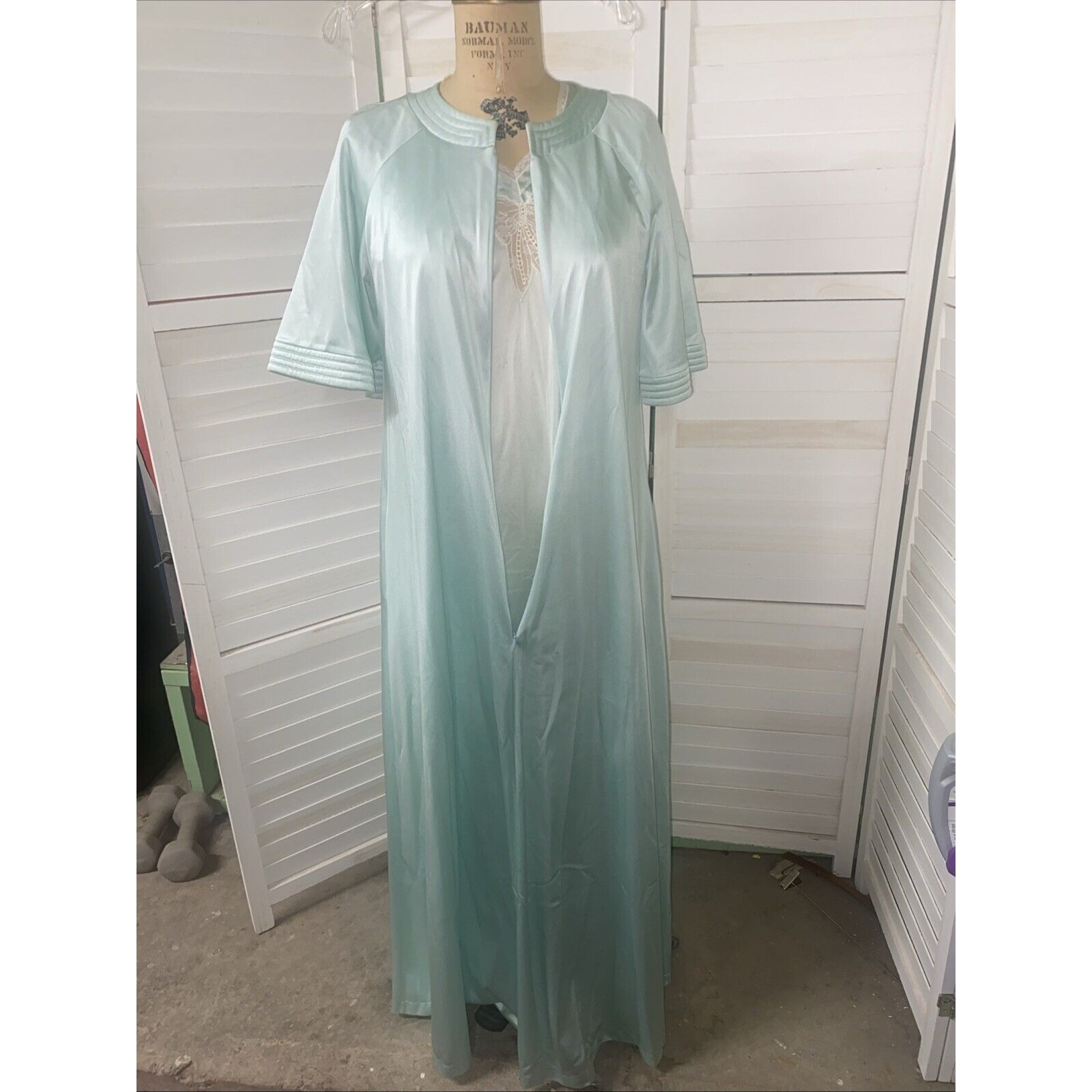 Vintage 2 Piece Vanity Fair Nightgown Peignoir Robe Set Nylon Mint Green Small