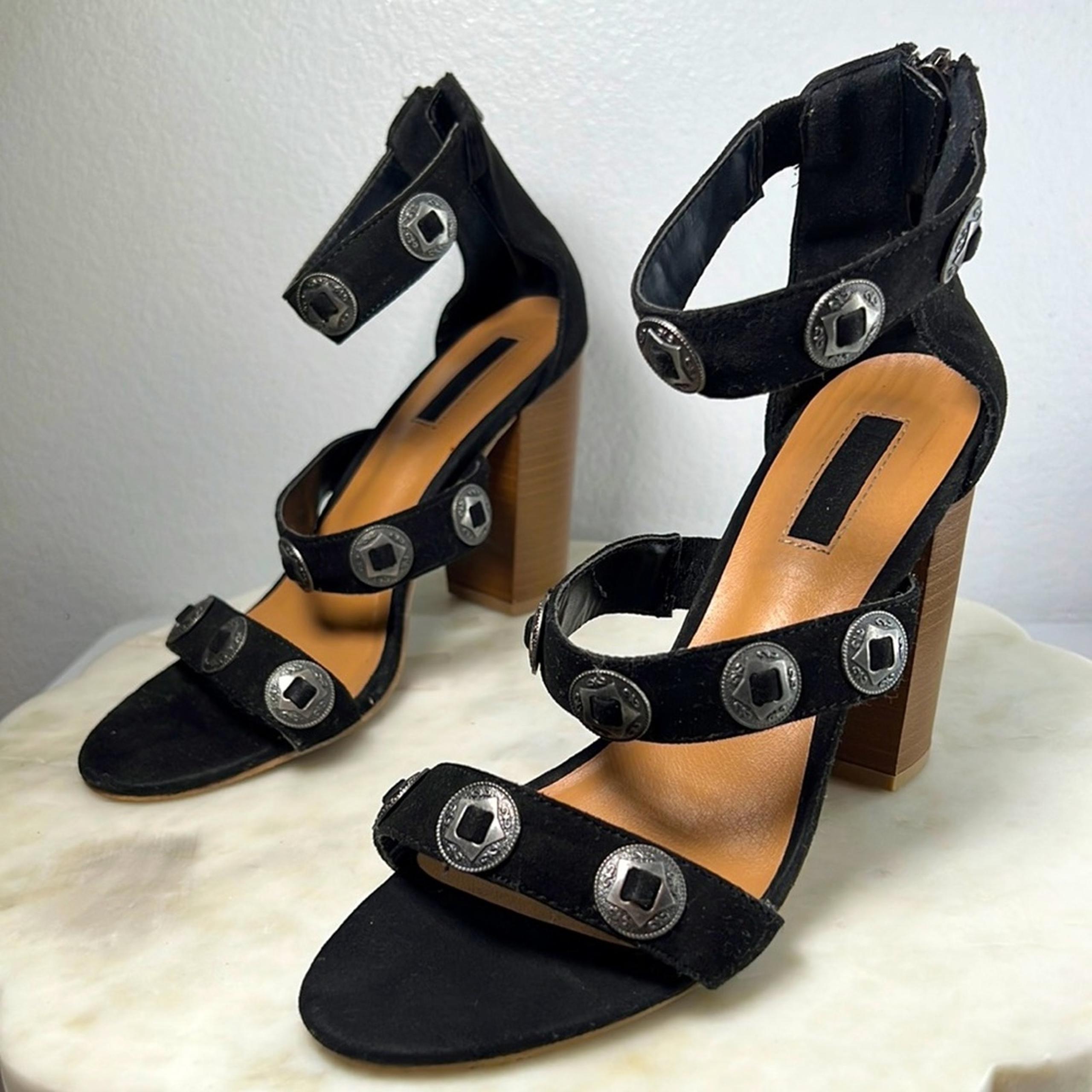 Forever 21 Black Suede Strappy Sandals western themed Sz. 7.5