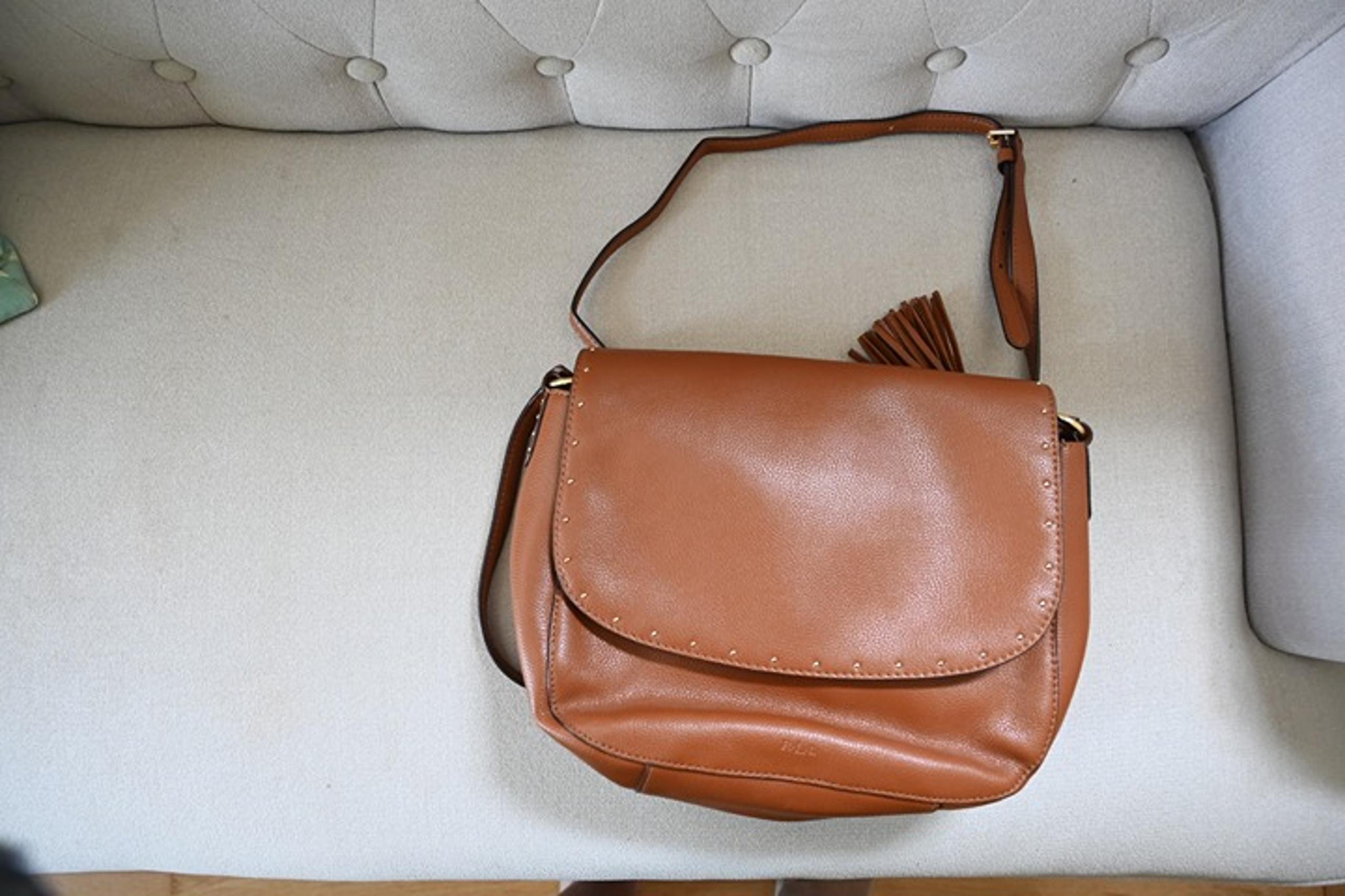 Ralph Lauren LRL Brown Cow Leather Satchel Crossbody Messenger Bag Purse Brown