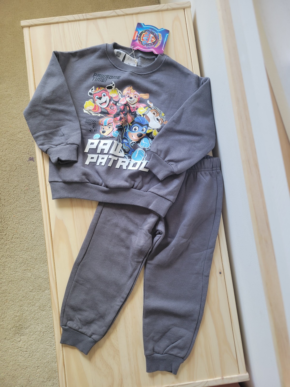 Zara kids boys Paw Patrol Nickelodeon Sweatshirt and jogger pant. Size 2-3t