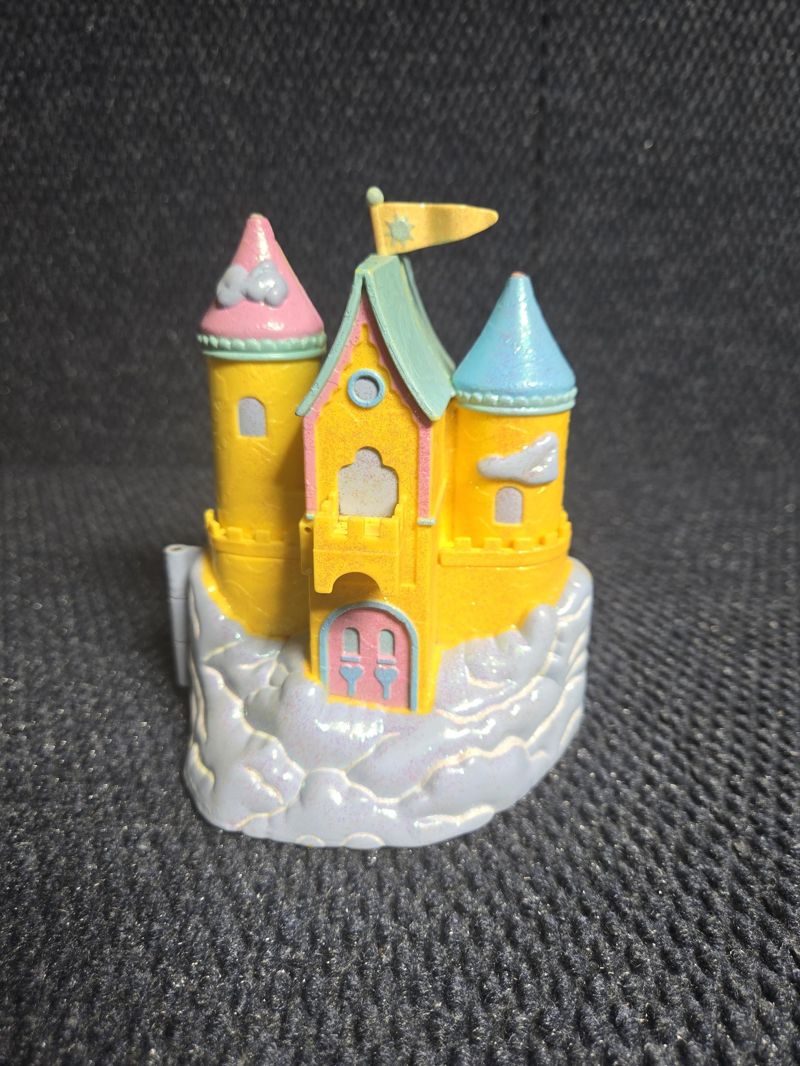 Polly Pocket castle