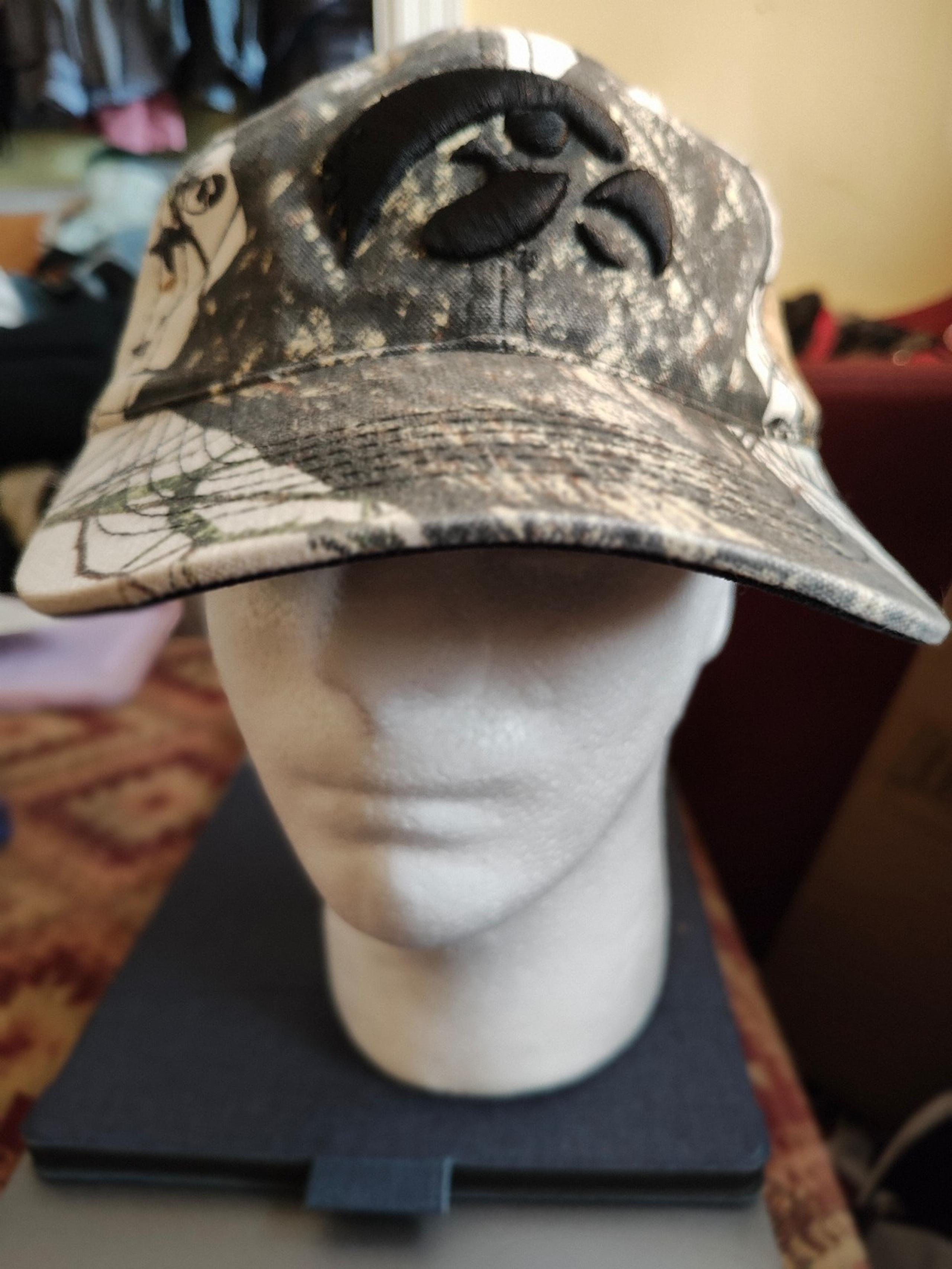 Iowa Hawkeyes Signatures NCAA Camo Hat/Cap - Adjustable - Black Bird - EUC