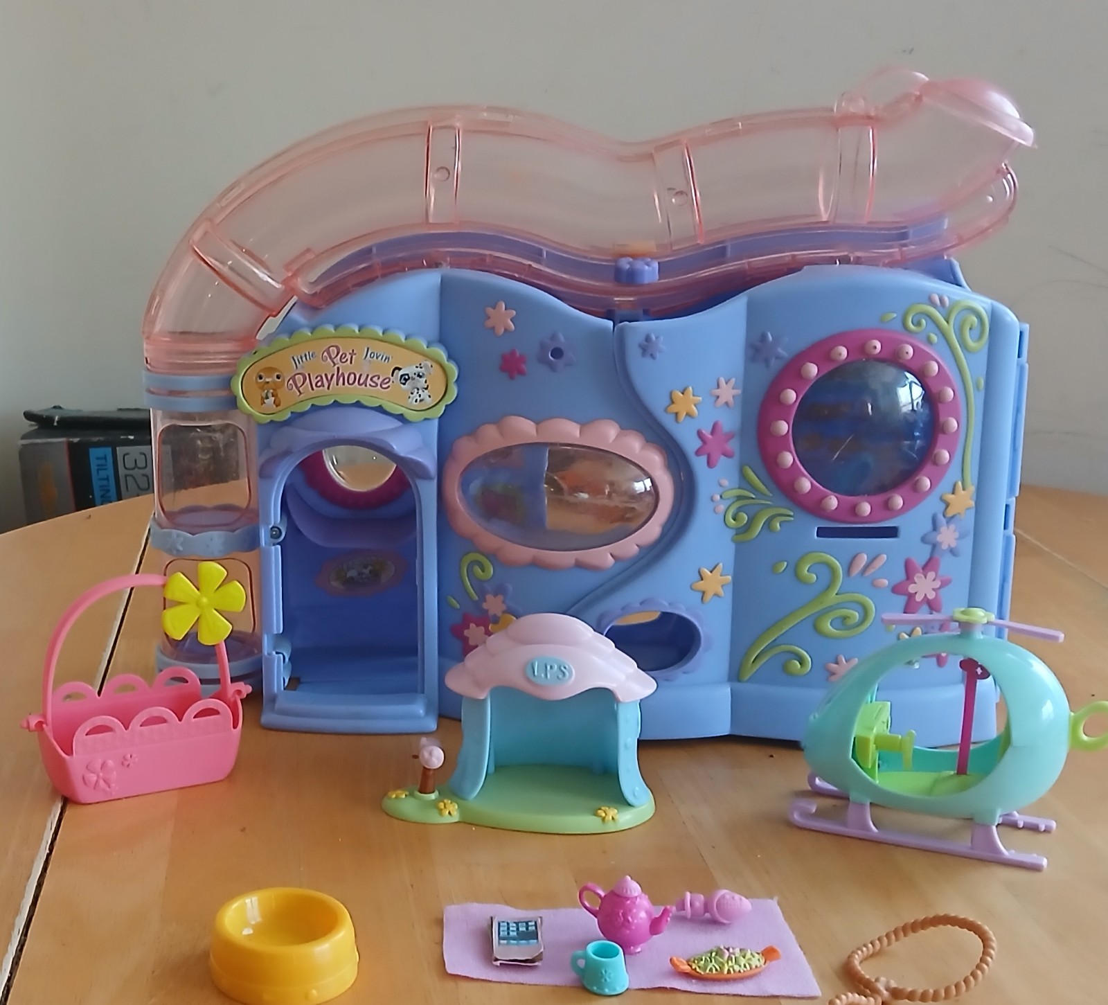 Littlest Pet lovin Playset