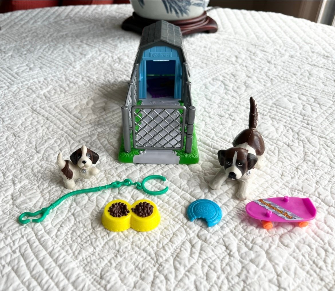 Rare, Vintage Littlest Pet Shop Beethoven’s 2nd Backyard Kennel