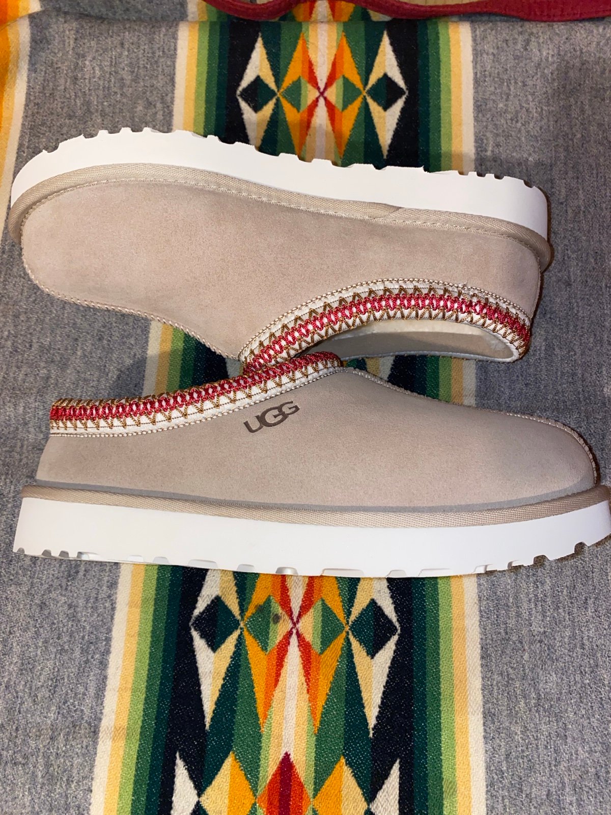 UGG Tasman Slipper sand Dark cherry 9W