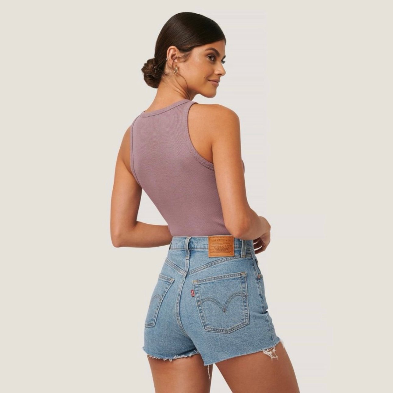 NWT Levi Strauss Super High Rise Slim Through Hip Ribcage Shorts - 30
