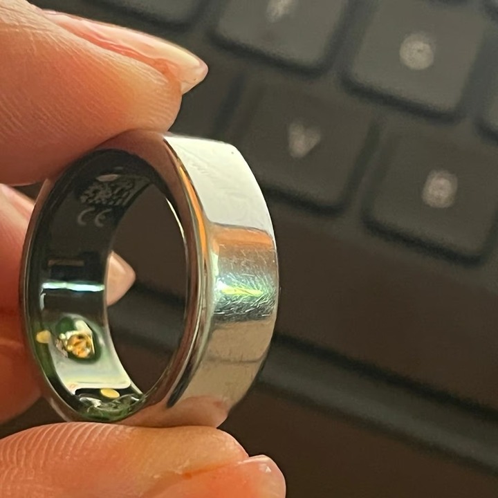 【訳あり】オーラリング　第2世代　サイズ8 Oura Ring Gen 2， Silver， Size 8 第2世代シルバー