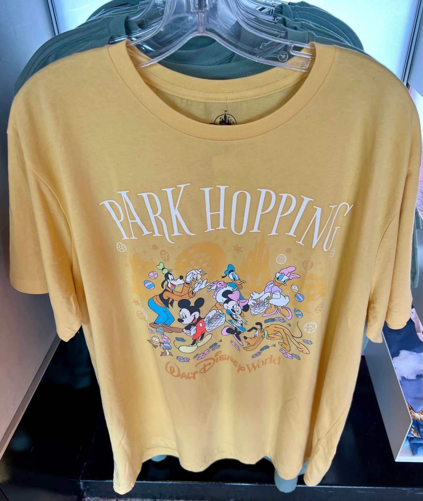 Disney Parks Shirt 2025 WDW Park Hopping Spring Easter Mickey & Friends Medium