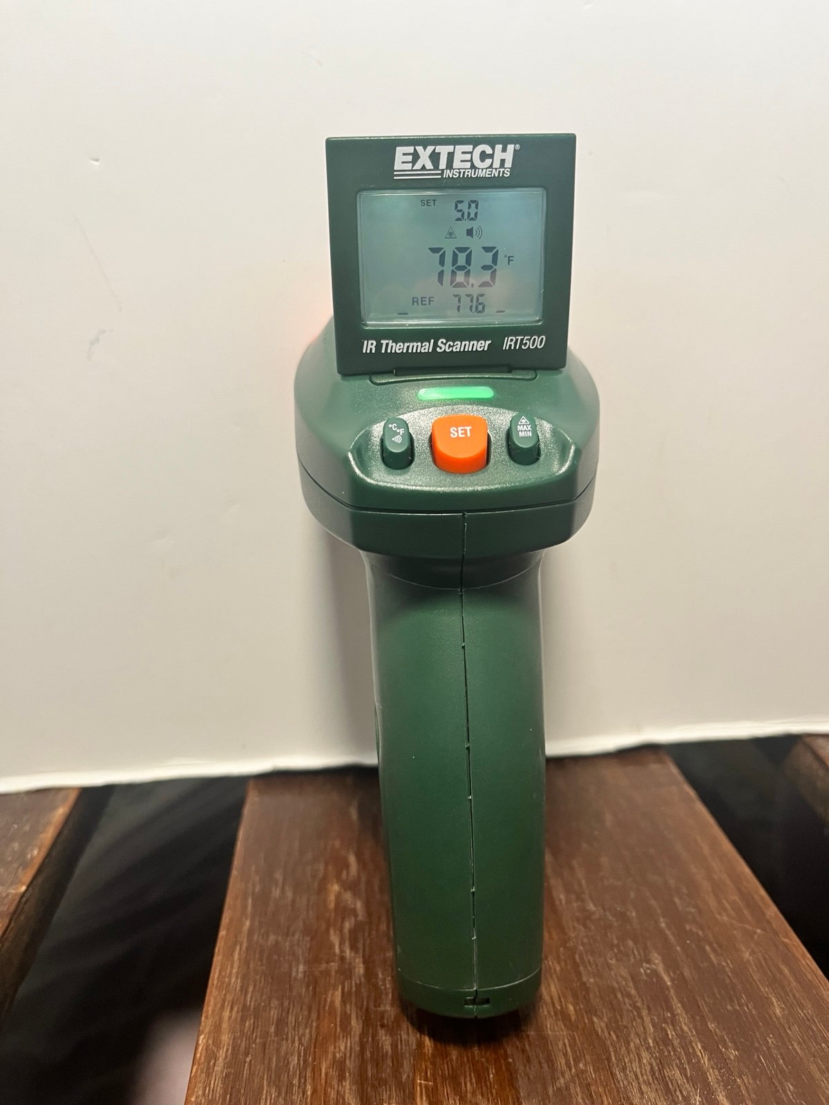 Extech IRT500 DUAL LASER IR THERMAL SCANNER With Case