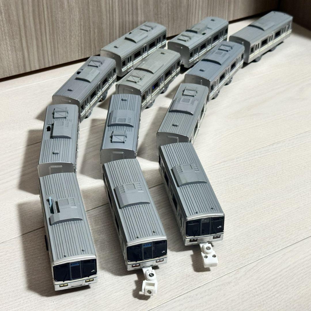Plarail JR West 223 Series Rapid Service 12-Car Train Set