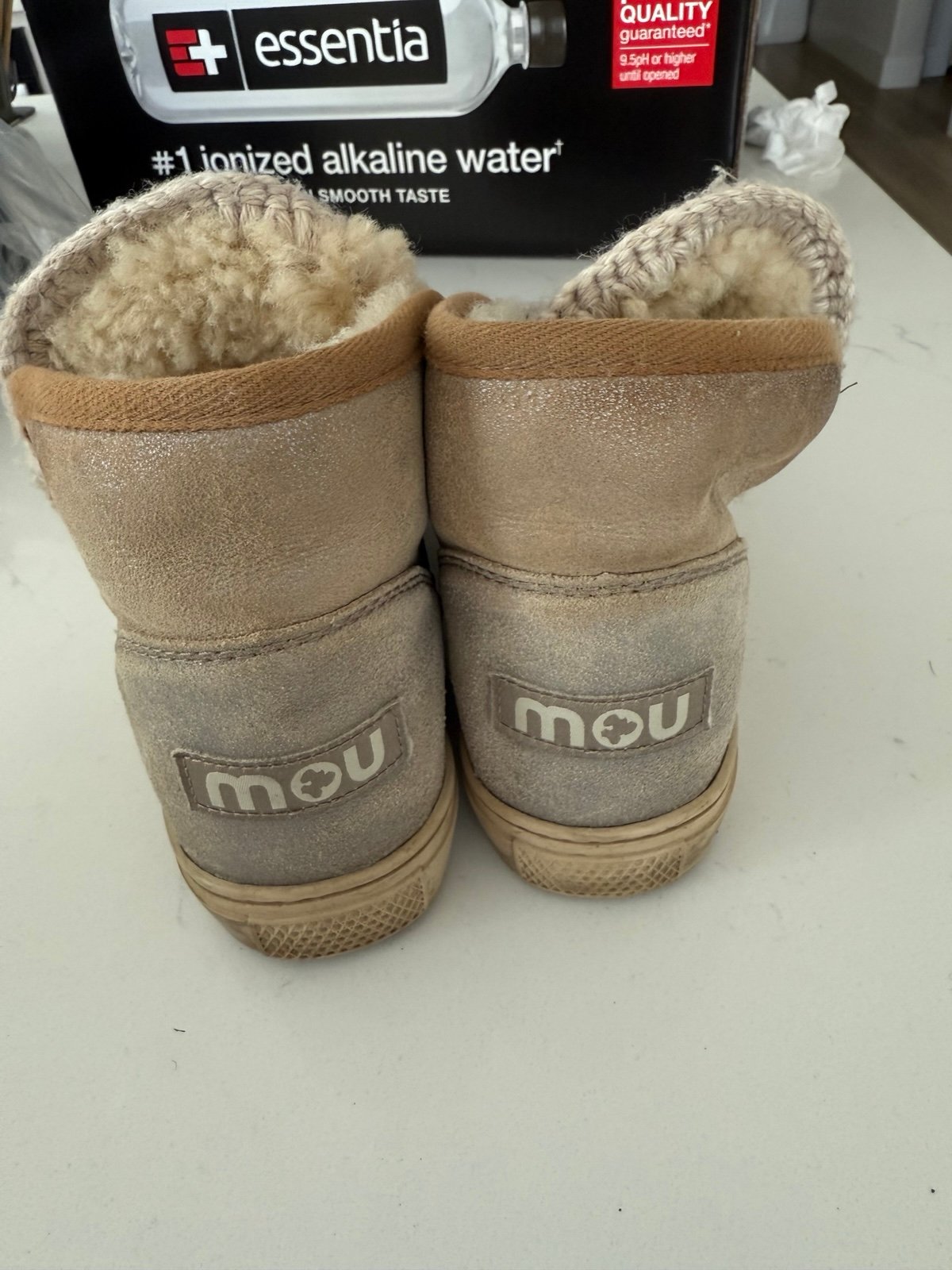 Snow boots