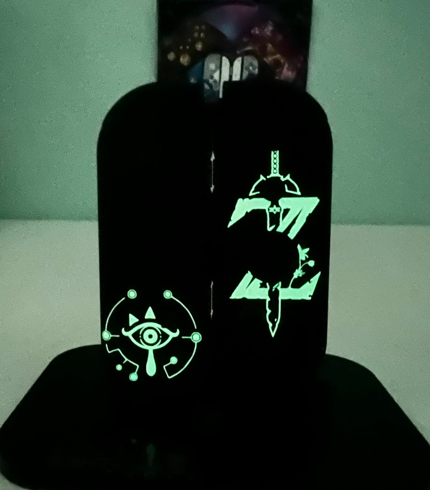 Zelda Theme - Glow in the Dark - Custom Joycons for the Nintendo Switch