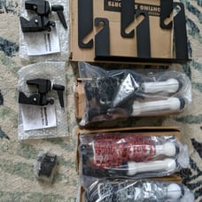 Manfrotto 2960D Deluxe missing poles