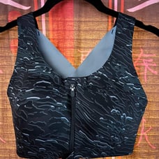 NWT Size 32DD Lululemon Enlite Bra Zip front color LCWB