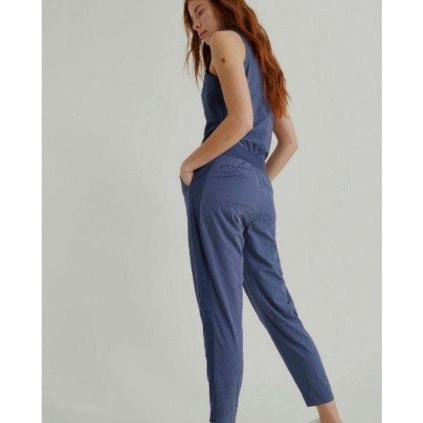 ATHLETA BROOKLYN JUMPSUIT SIZE 14P ATHLEISURE MINIMALIST SPORTY STYLISH TRENDY