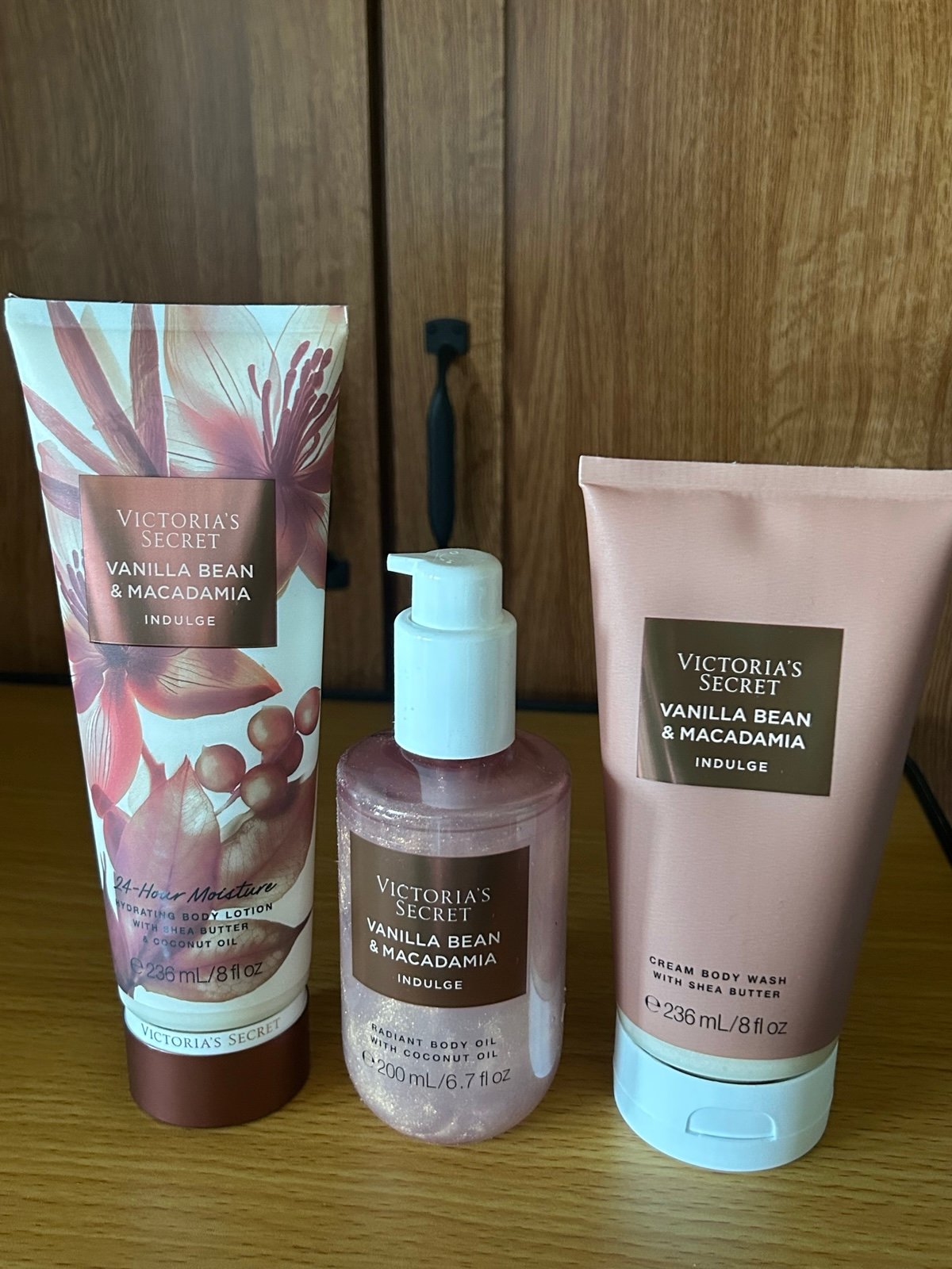 ALL NEW VS Vanilla Bean & Macadamia Indulge 3-pc Body Care SET