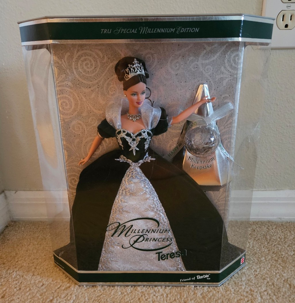 NRFB MATTEL 2000 SPECIAL EDITION MILLENNIUM TERESA PRINCESS HAPPY HOLIDAY BARBIE