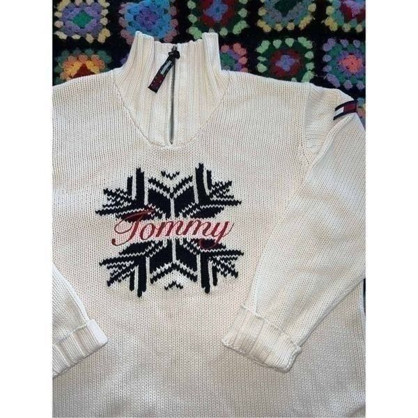 Vintage 90’s Creme Knit Tommy Hilfiger Christmas Winter Sweater