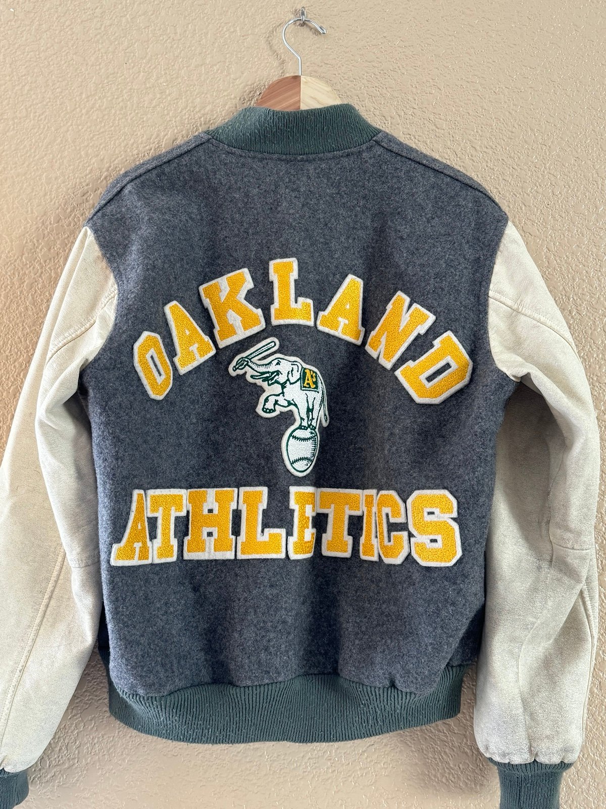 VINTAGE ‘89 World Series champions Oakland A’s wool bomber jacket
