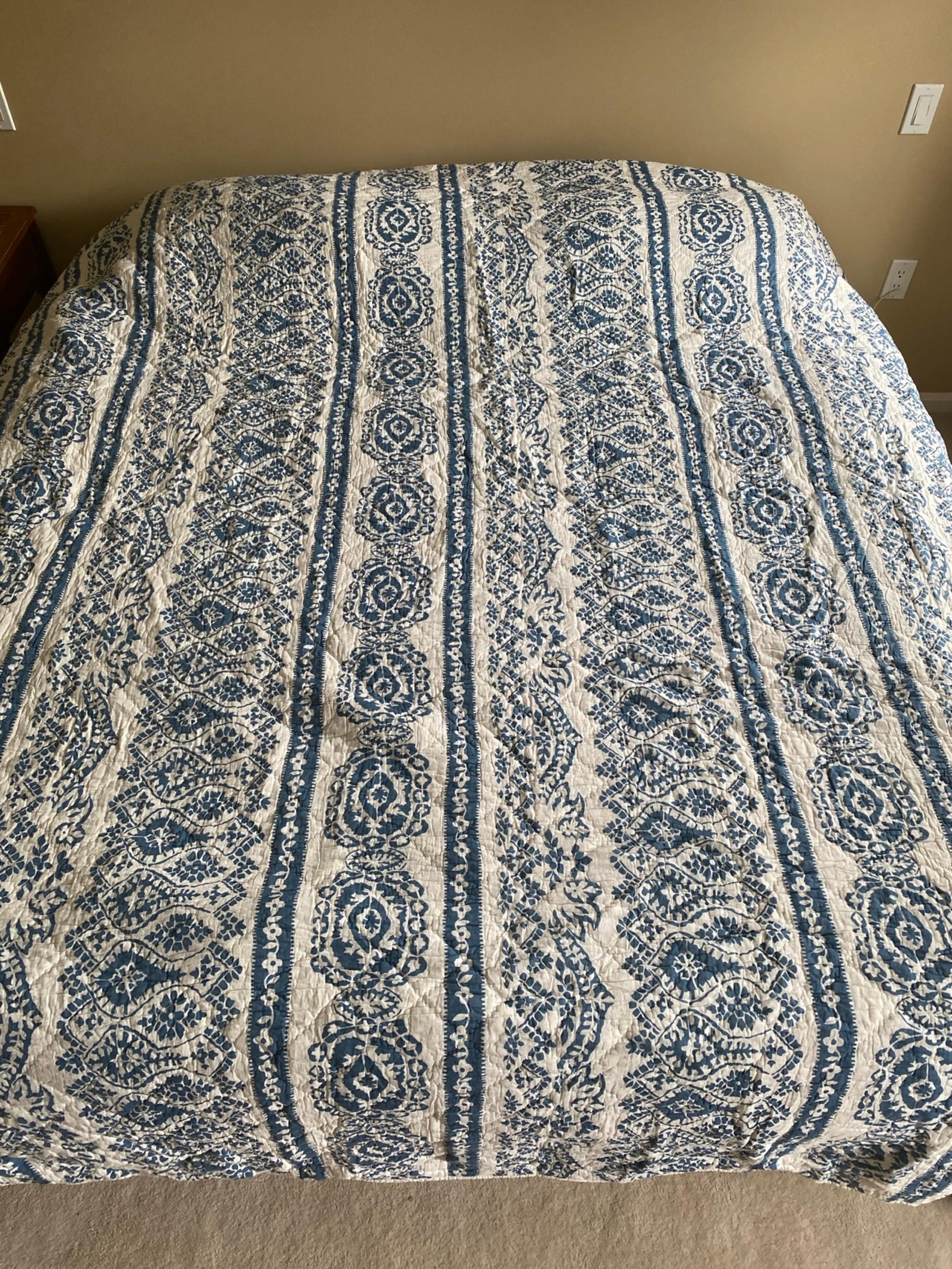Pottery Barn Blue Paisley King Size Reversible Quilt and Standard Sham Set