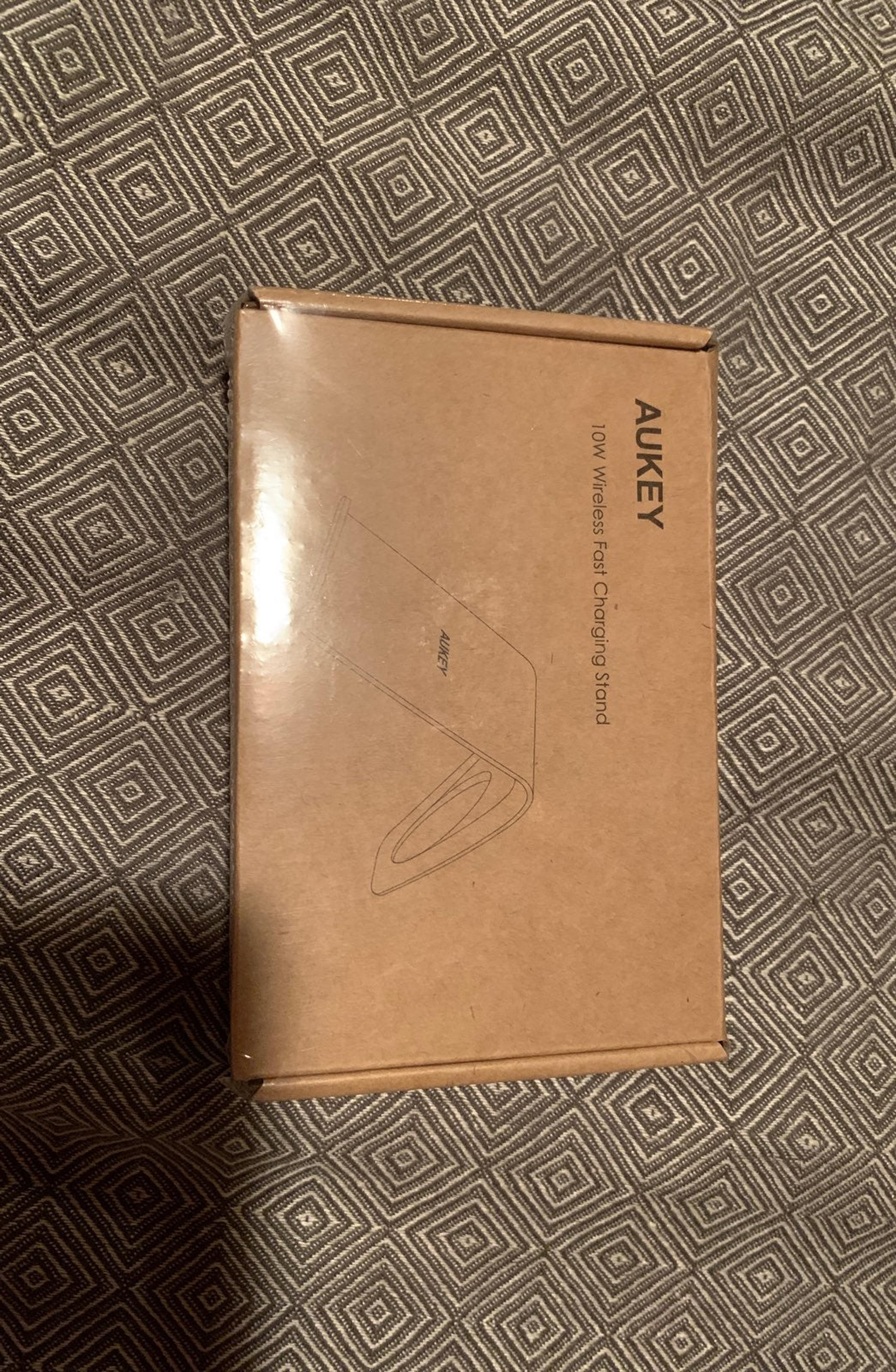 Aukey Wireless Qi Phone Charger New in B